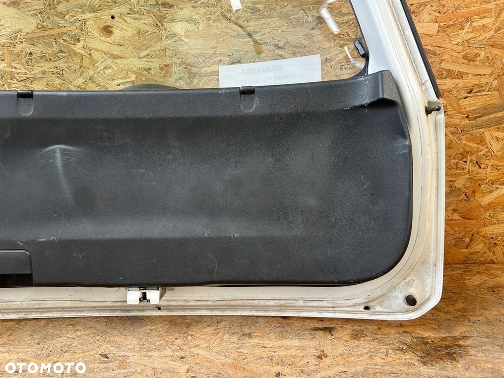 KLAPA TYŁ pokrywa bagażnika SUZUKI SPLASH Lakier: 26UB Biały - 13