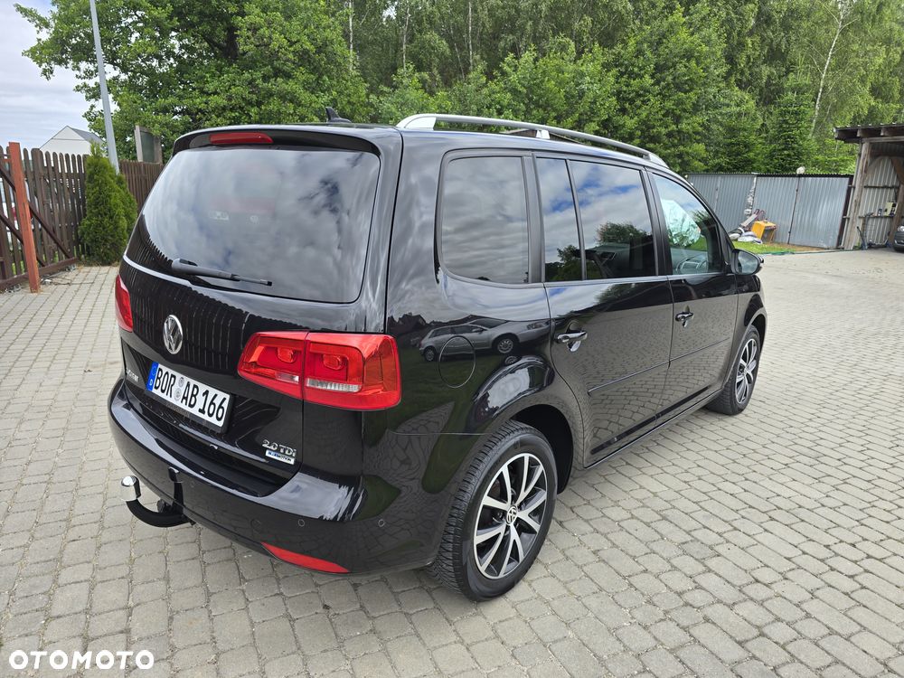 Volkswagen Touran 2.0 TDI DPF BlueMotion Technology Highline - 23