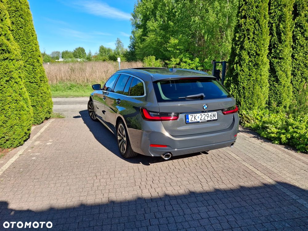 BMW Seria 3 320d xDrive mHEV sport - 9