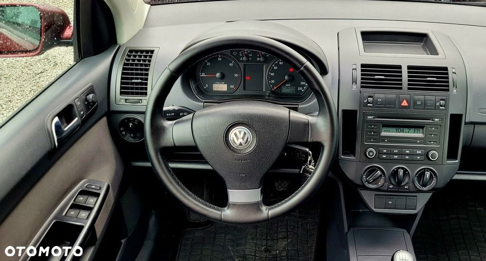 Volkswagen Polo - 32