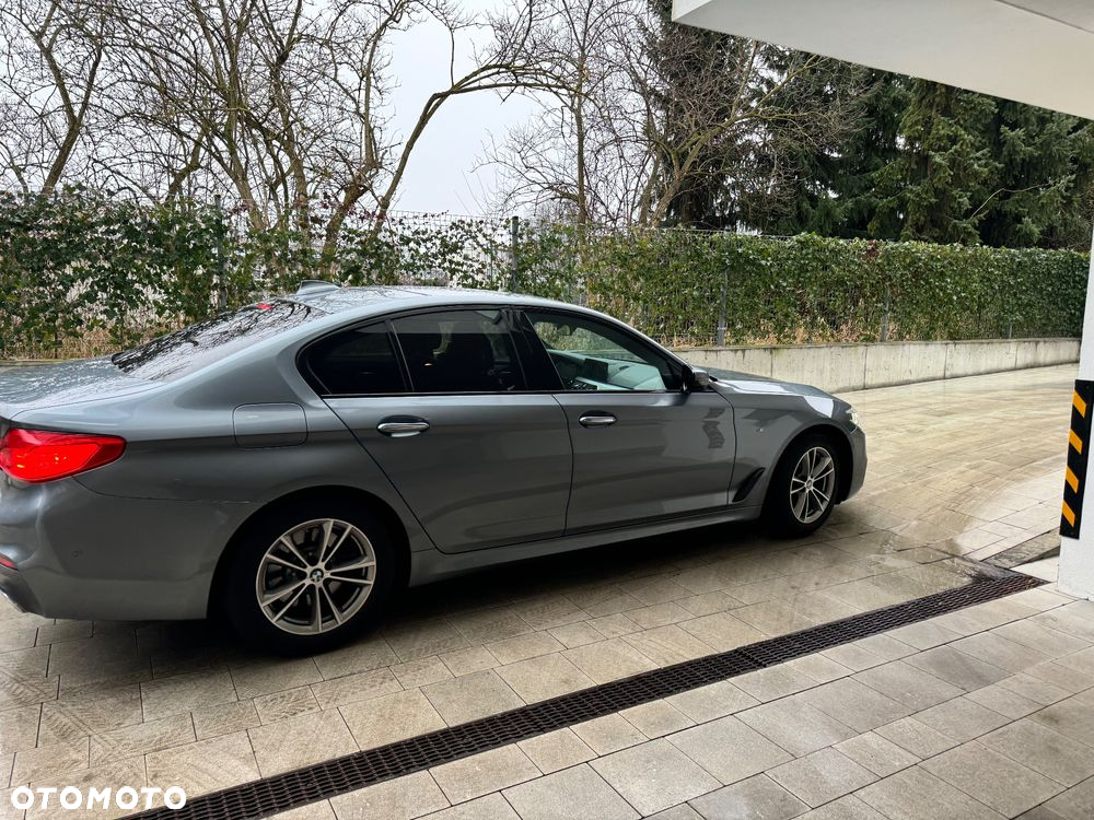BMW Seria 5 520d xDrive - 23
