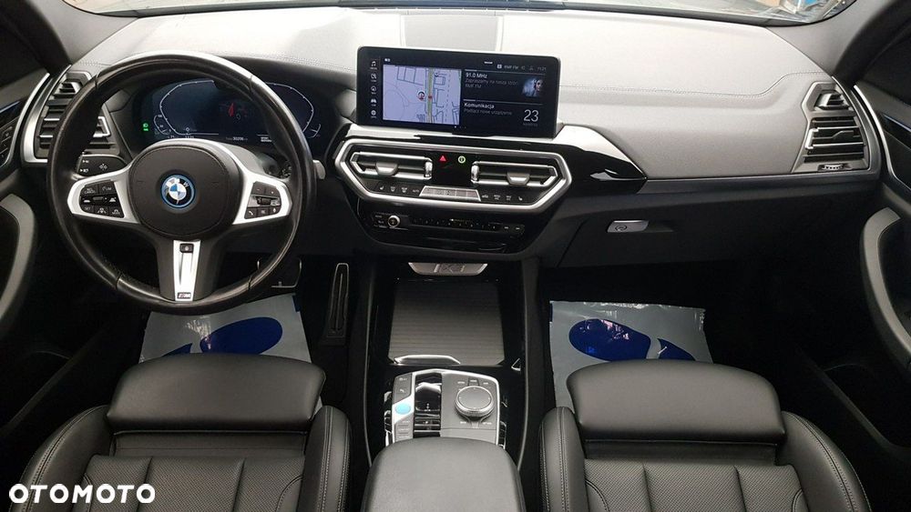 BMW iX3 - 14