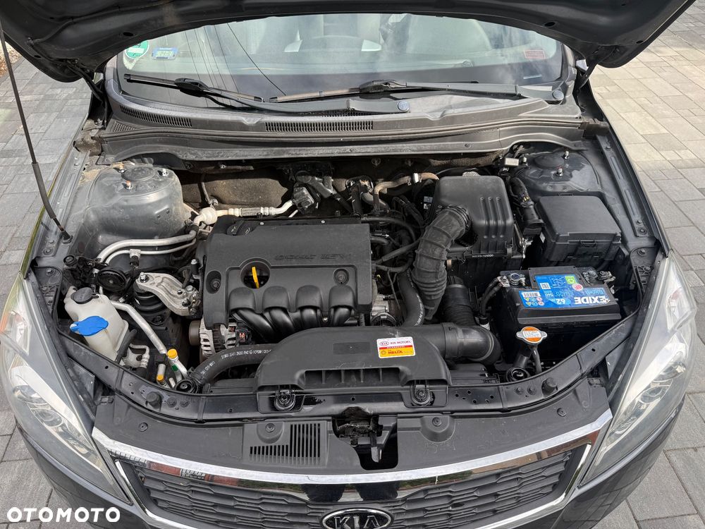 Kia Ceed 1.4 CVVT Dream-Team Edition - 27