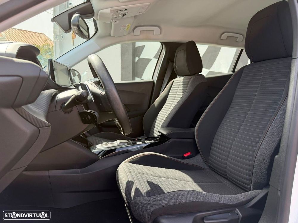 Peugeot 2008 1.2 PureTech Active Pack EAT8 - 6