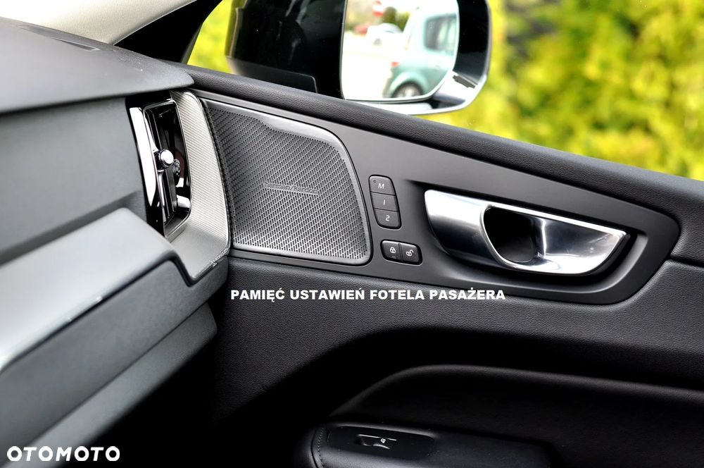 Volvo XC 60 B4 D Plus Dark - 20