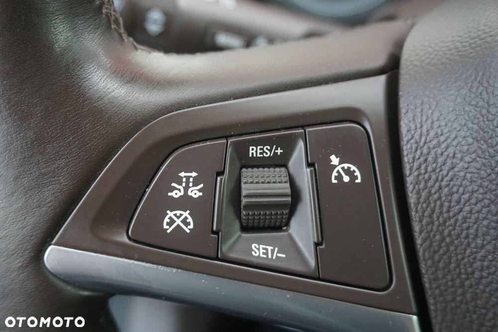 Opel Insignia - 11