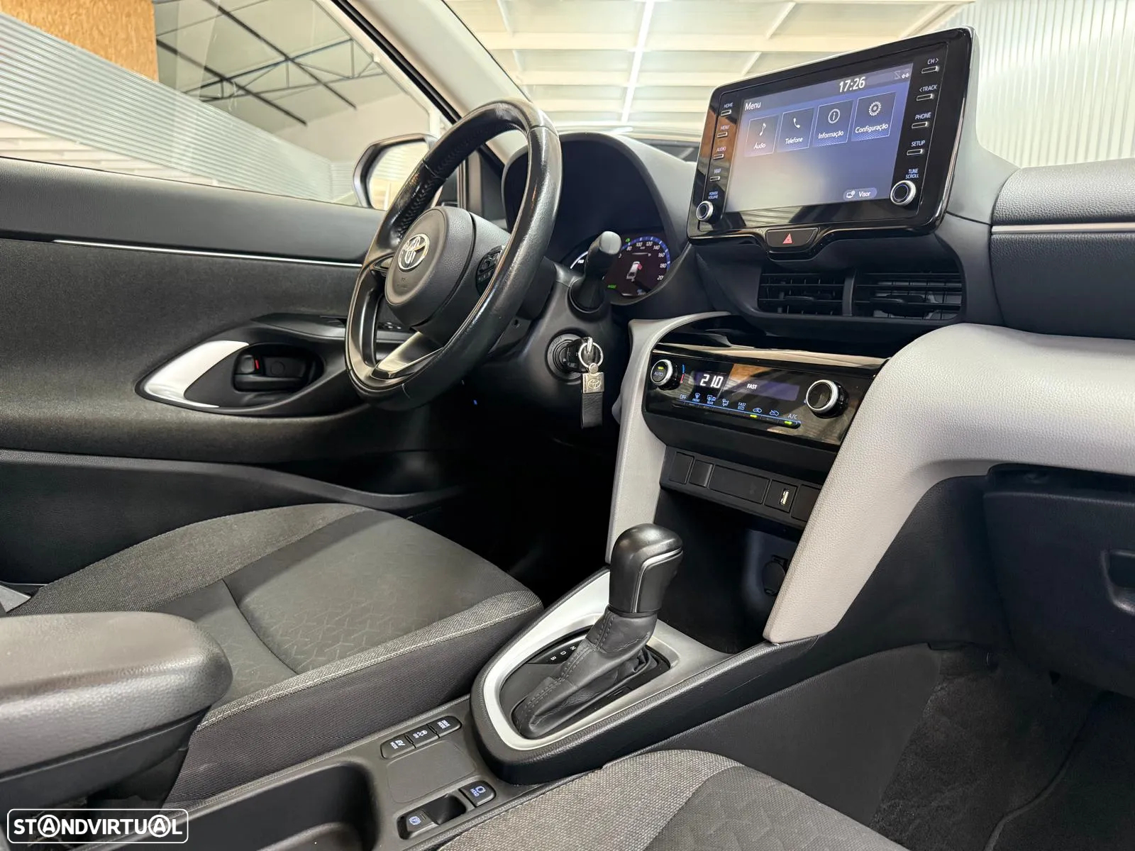 Toyota Yaris Cross 1.5 HDF Comfort Plus - 18
