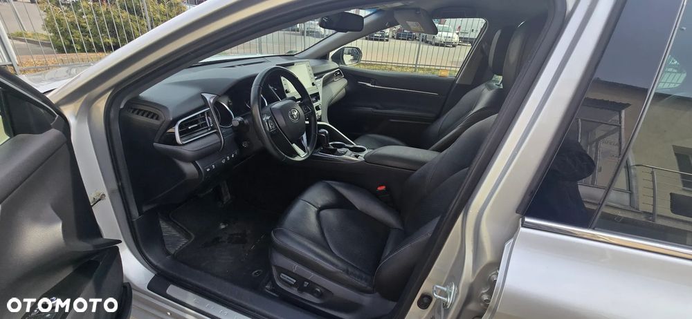 Toyota Camry 2.5 Hybrid Executive CVT - 8