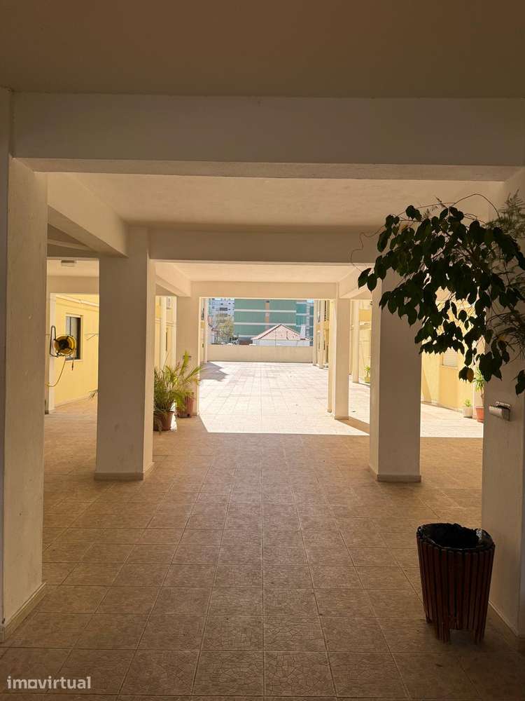 T2 com garagem, segurança e 86m² em Setúbal - Grande imagem: 5/24