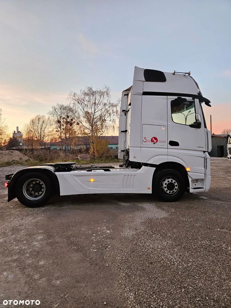 Mercedes-Benz Actros - 4