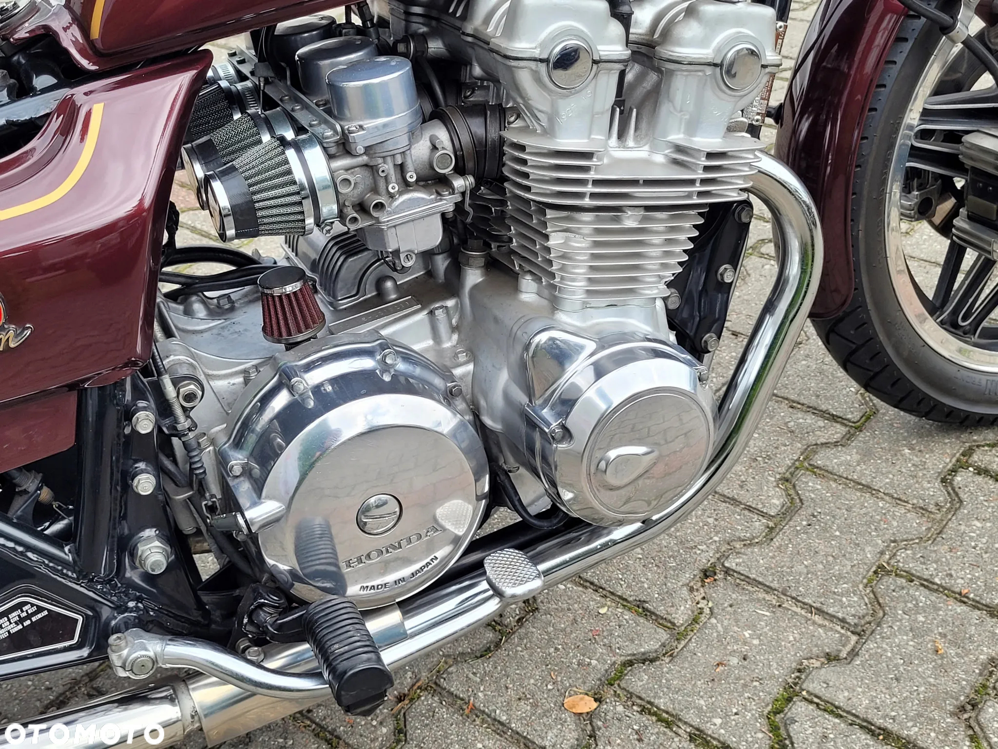 Honda CB - 12