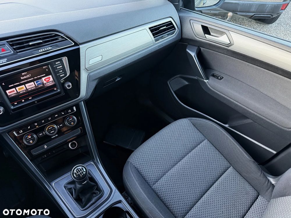Volkswagen Touran 2.0 TDI SCR Comfortline - 20