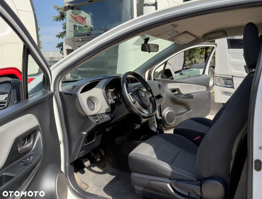 Toyota Yaris 1.33 Active EU6 - 9