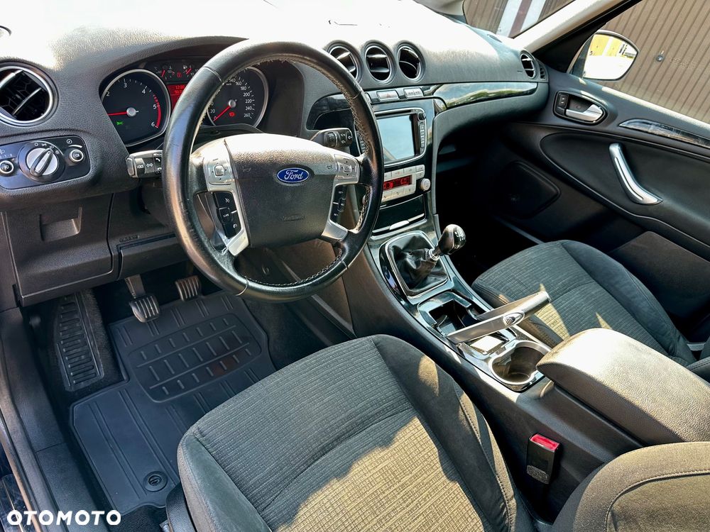 Ford Galaxy 2.0 TDCi DPF Ghia - 17