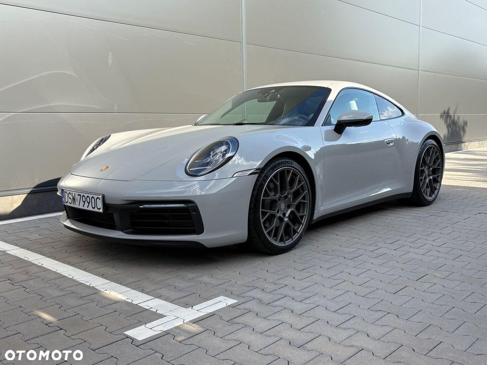 Porsche 911 Carrera 4 - 5