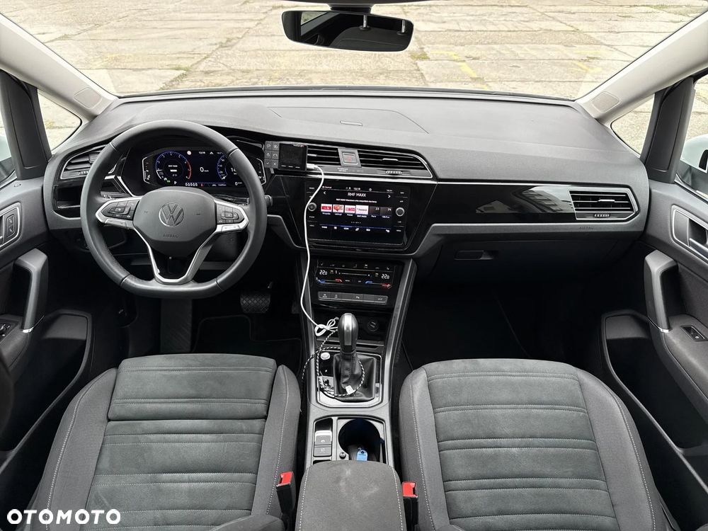 Volkswagen Touran - 10