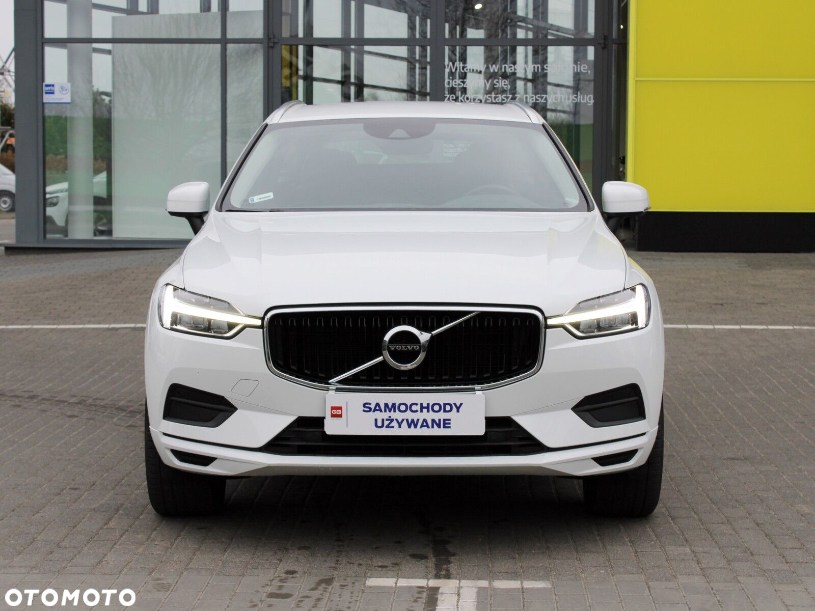 Volvo XC 60 T4 Momentum Pro - 3