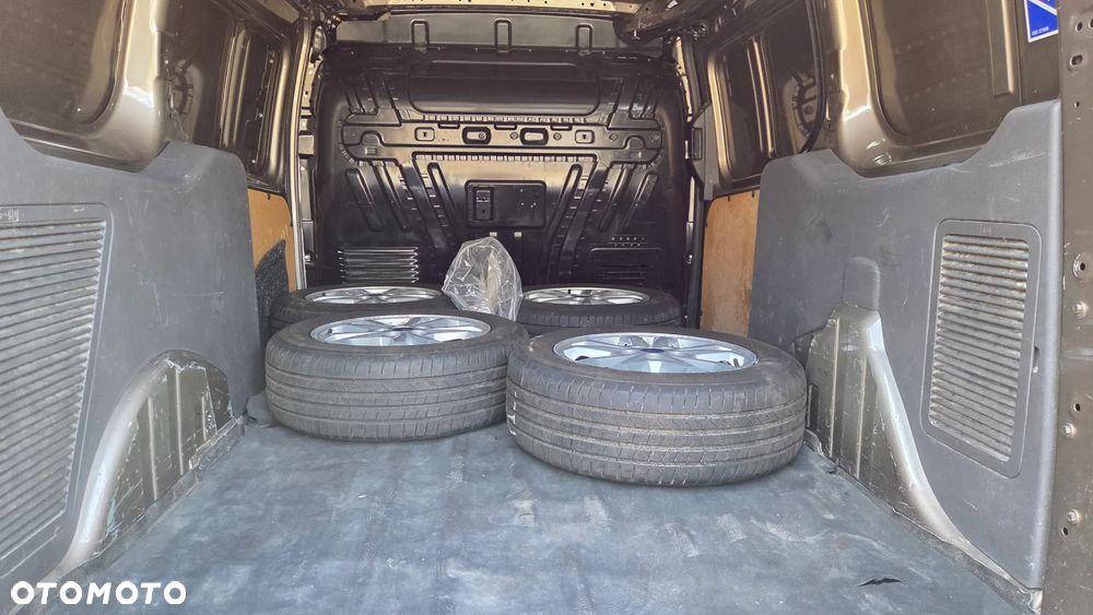 Ford Transit Connect - 7