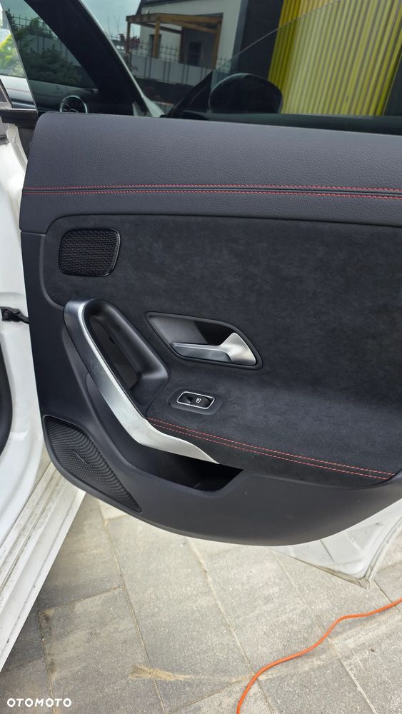 Mercedes-Benz CLA 200 d AMG Line 8G-DCT - 17