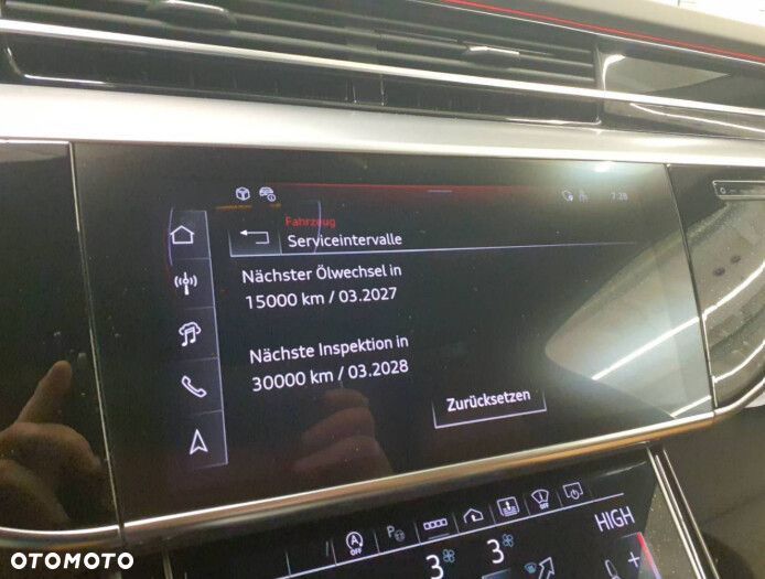 Audi A8 - 11