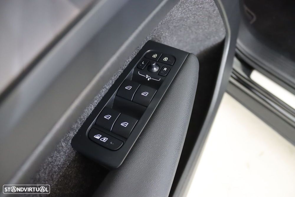 Volvo C40 Recharge 82 kWh Twin Motor Plus - 16