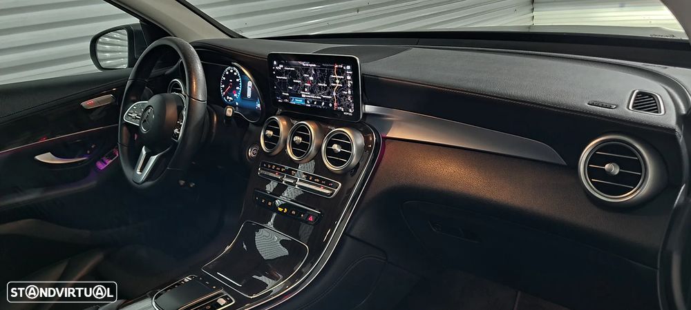 Mercedes-Benz GLC 300 e 4Matic 9G-TRONIC AMG Line - 28