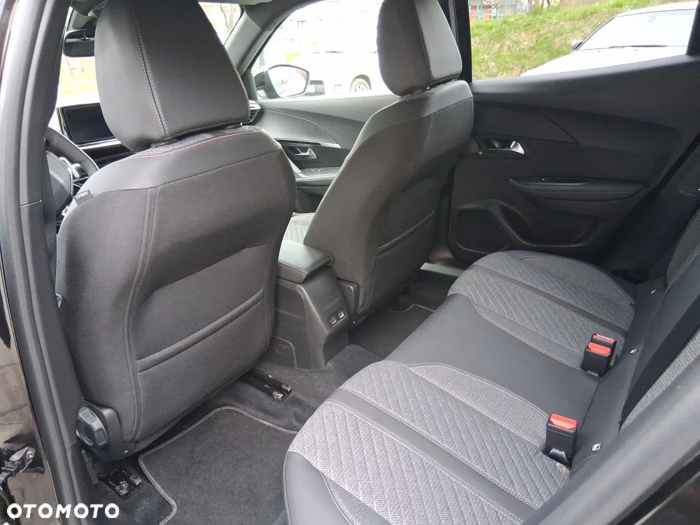 Peugeot 2008 PureTech 130 Allure S&S EAT8 - 8