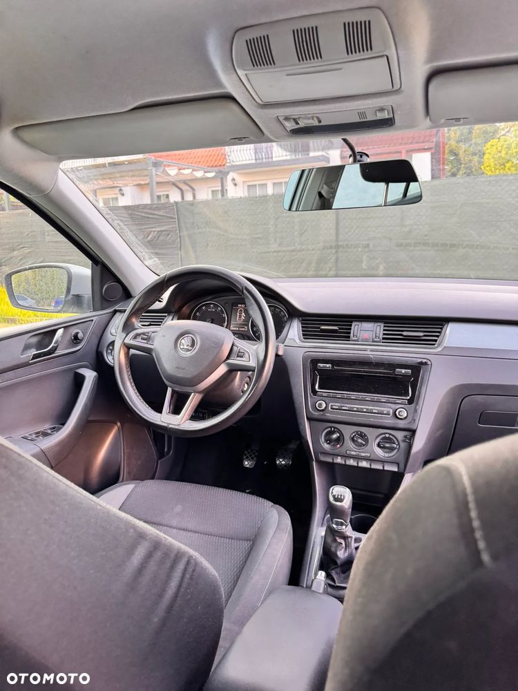 Skoda RAPID - 12