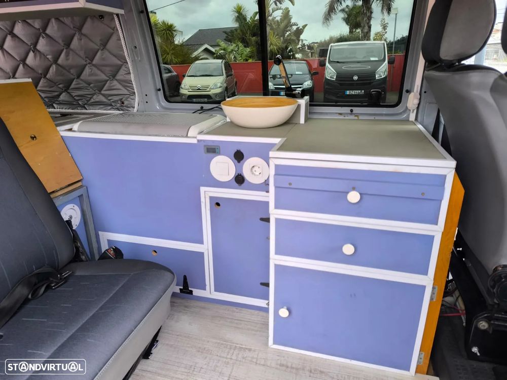 VW Transporter 2.4 D Kombi Sp. - 22