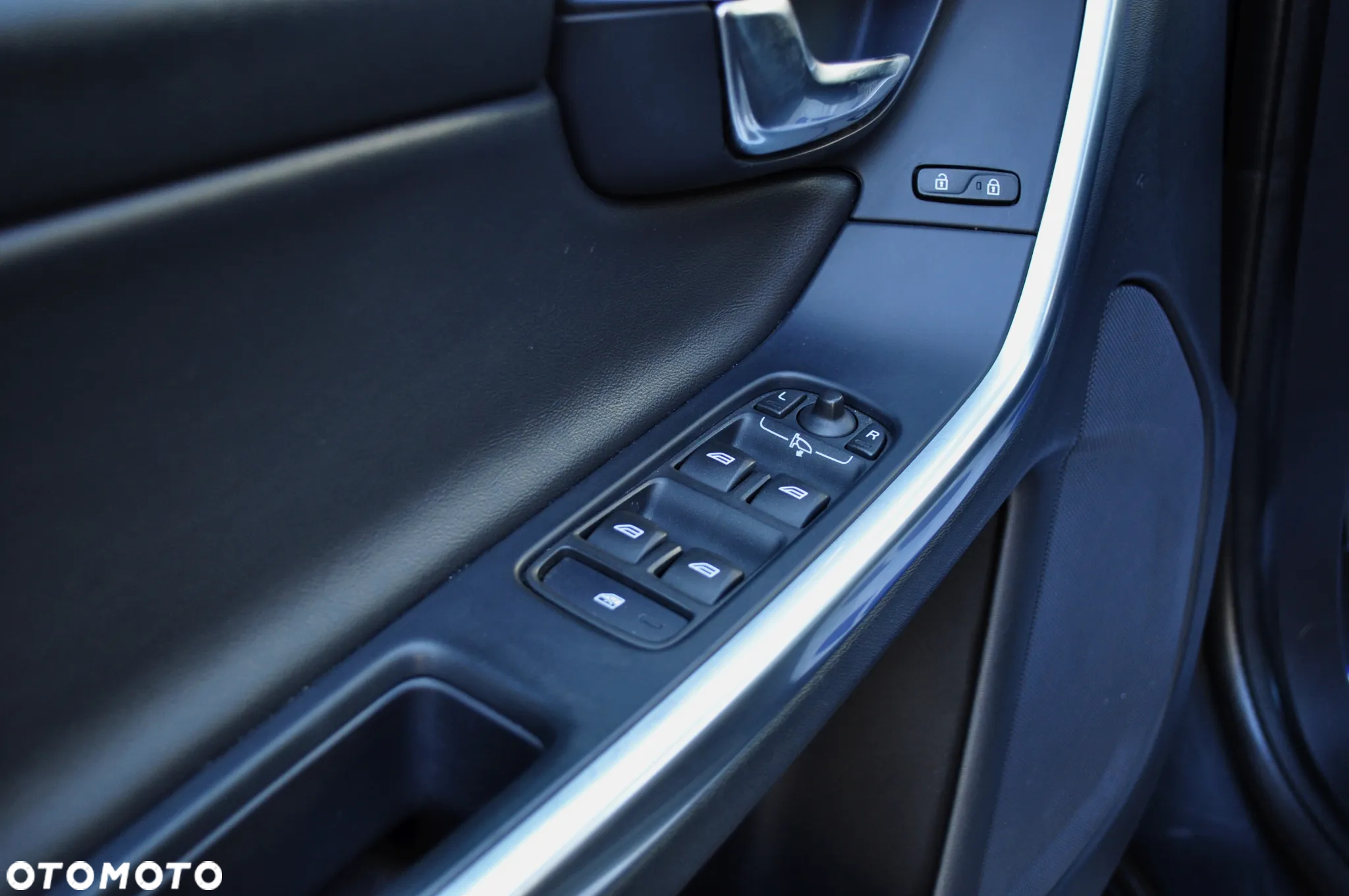 Volvo S60 D2 Geartronic RDesign - 17