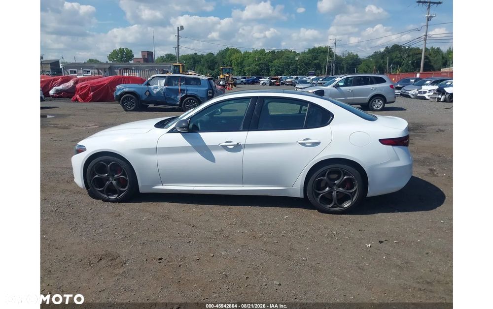 Alfa Romeo Giulia - 10