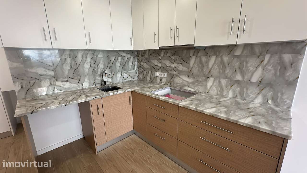 Moradia T2 geminada em Torres Novas com 2 casas de banho - Grande imagem: 2/13