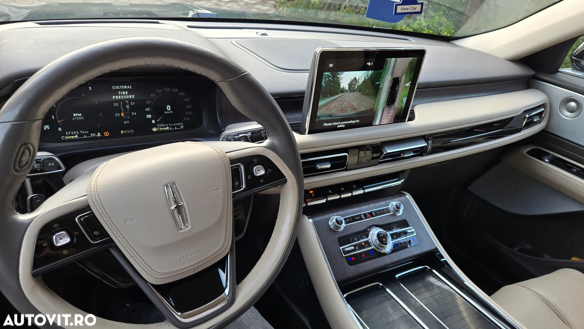 Lincoln Aviator - 15