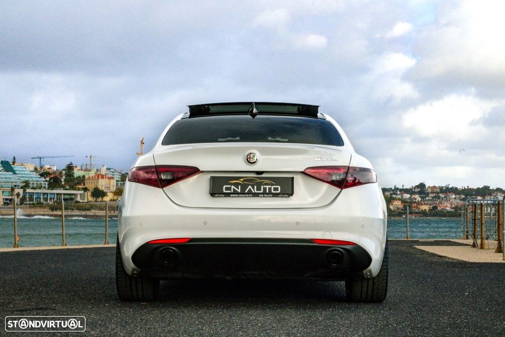 Alfa Romeo Giulia 2.2 D Ti AT8 - 7