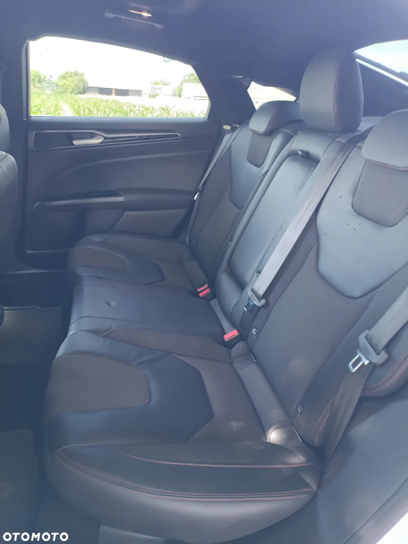 Ford Mondeo 1.5 EcoBoost ST-Line X - 12