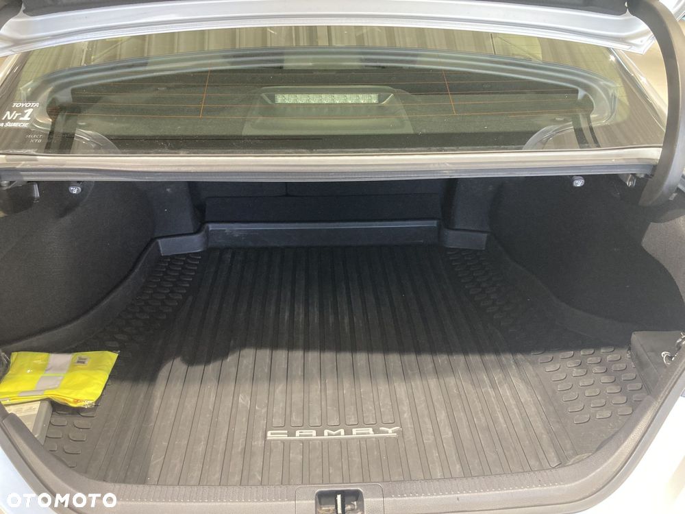 Toyota Camry 2.5 Hybrid Comfort CVT - 11