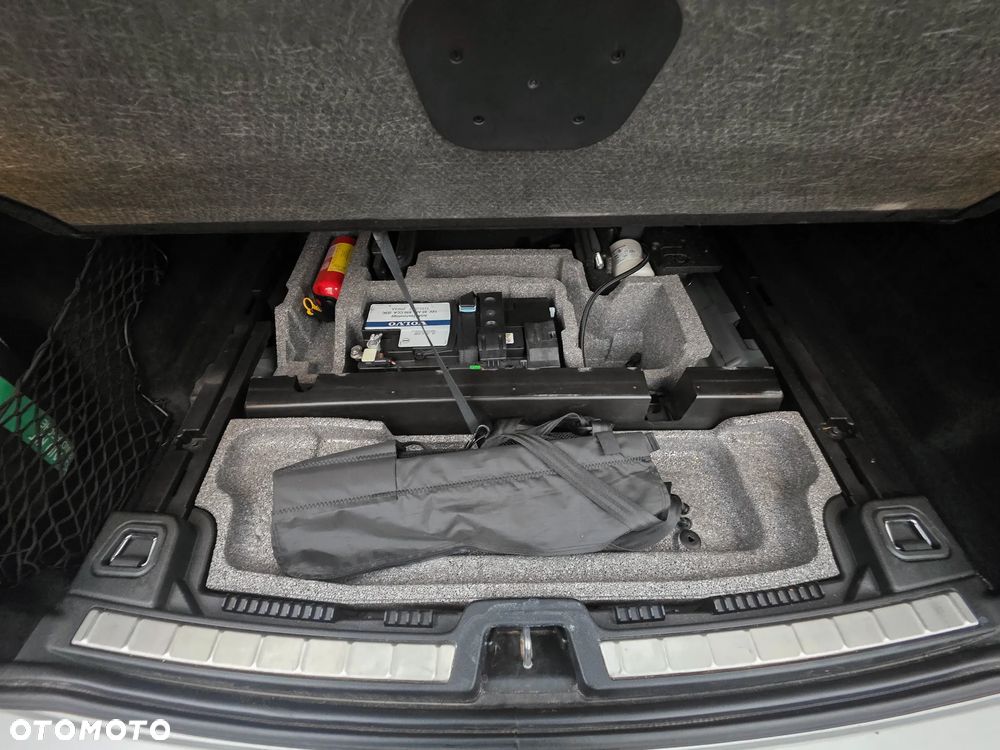 Volvo XC 60 T8 Plug-In Hybrid AWD Polestar Engineered - 32