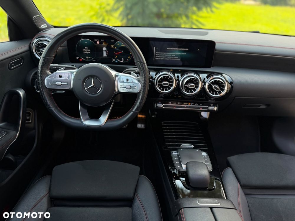 Mercedes-Benz CLA 250 4Matic 8G-DCT AMG Line Advanced Plus - 16