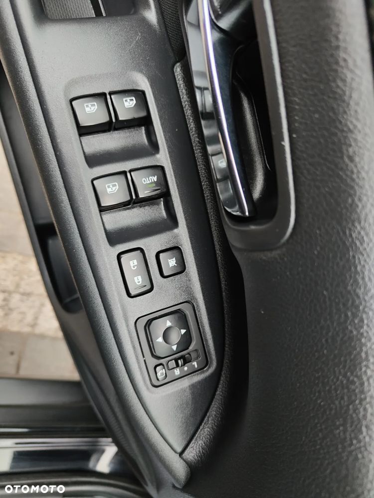 Mitsubishi Outlander 2.0 2WD Invite - 29