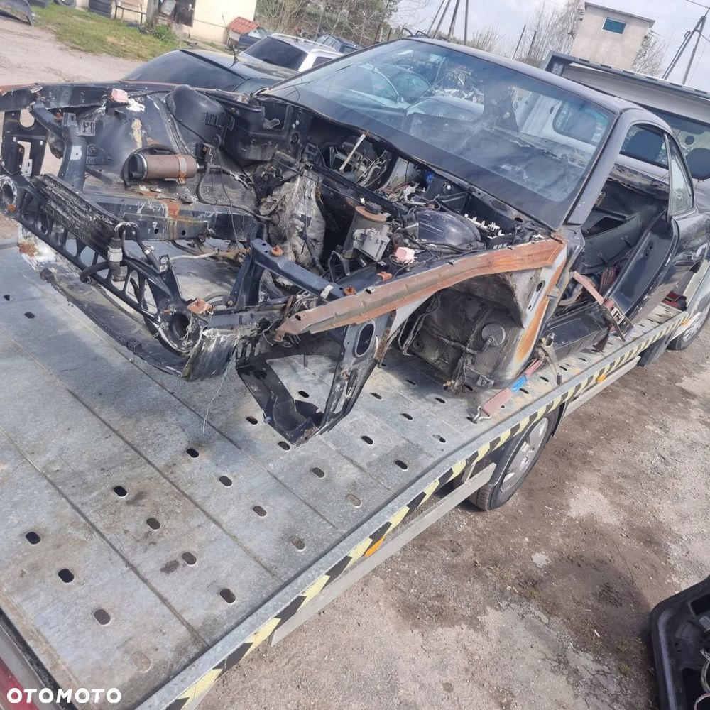 BMW 8 E31 840 850 KAROSERIA SZKIELET GOŁA BUDA EU - 5