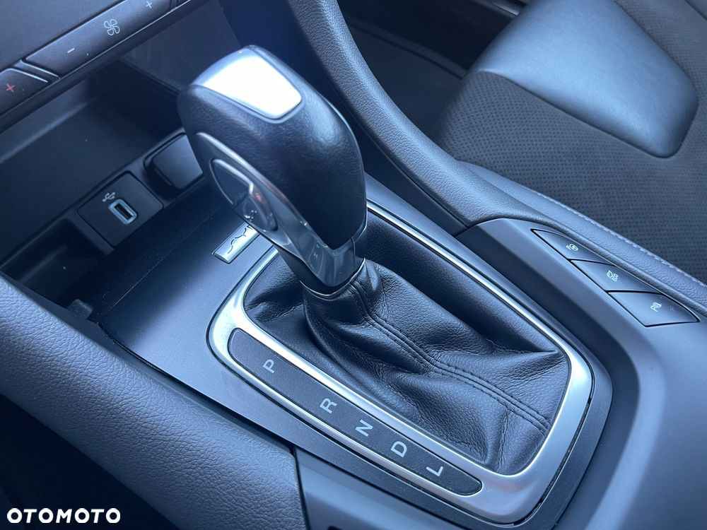 Ford Mondeo 2.0 Hybrid Titanium - 25