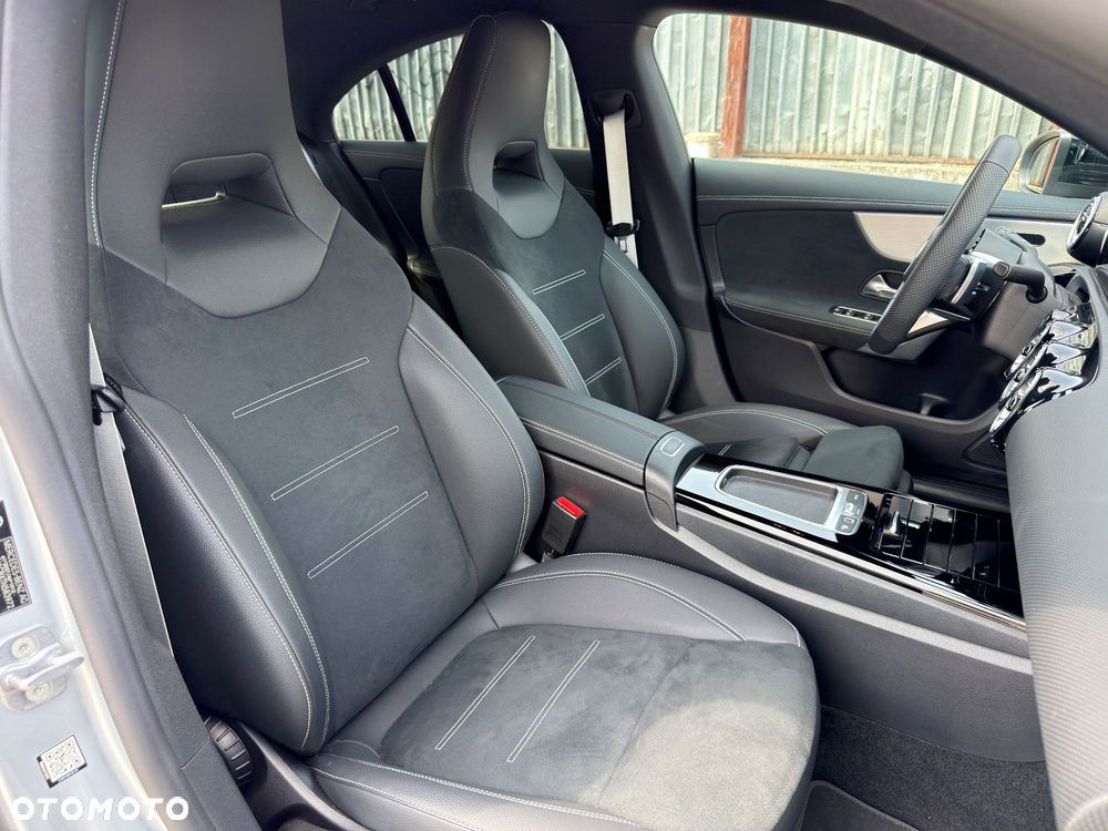 Mercedes-Benz CLA 200 d AMG Line 8G-DCT - 15