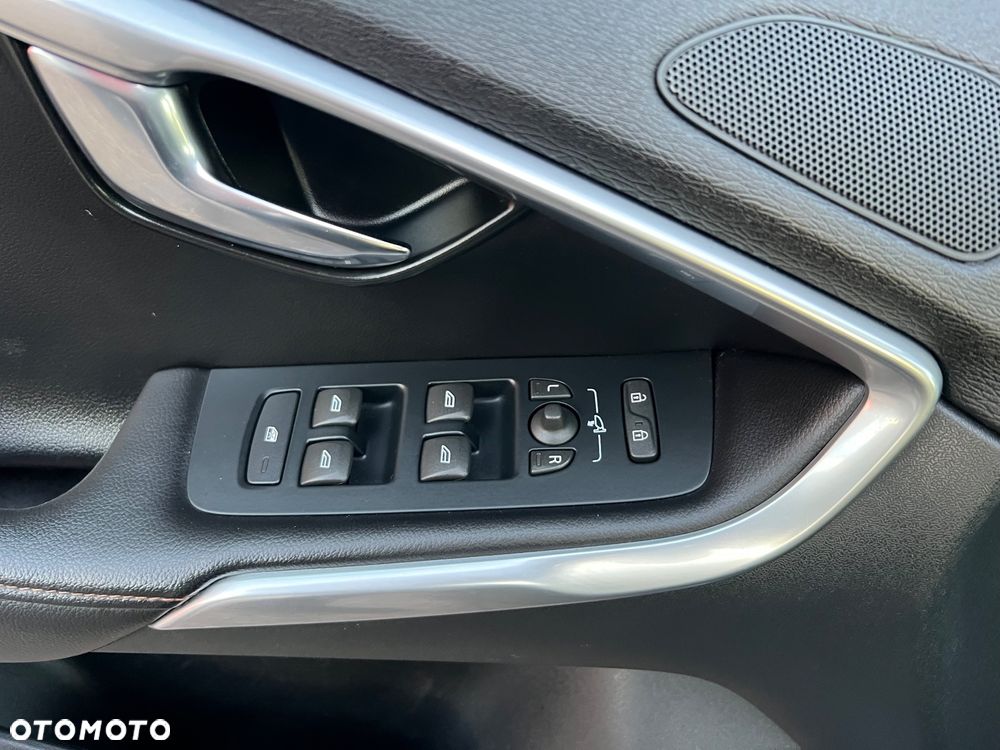 Volvo V40 Cross Country D3 Geartronic Momentum - 18