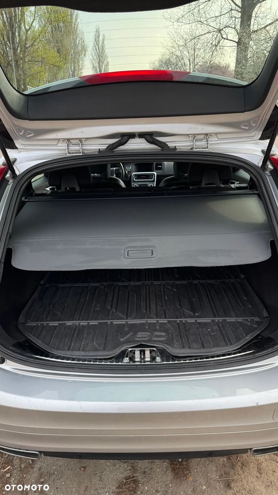 Volvo V60 D4 Geartronic Momentum - 9