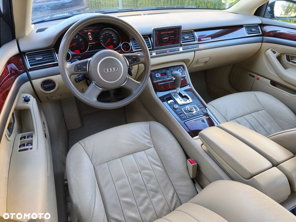 Audi A8 4.2 Quattro - 24
