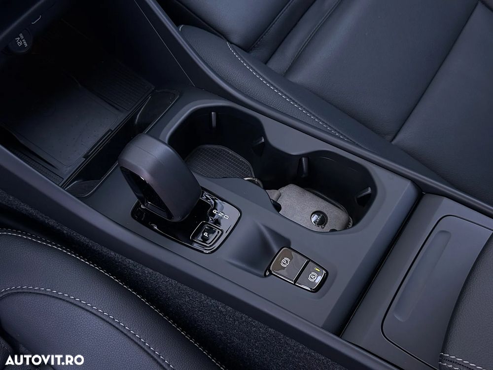 Volvo XC 40 B3 B DKG Plus Bright - 23