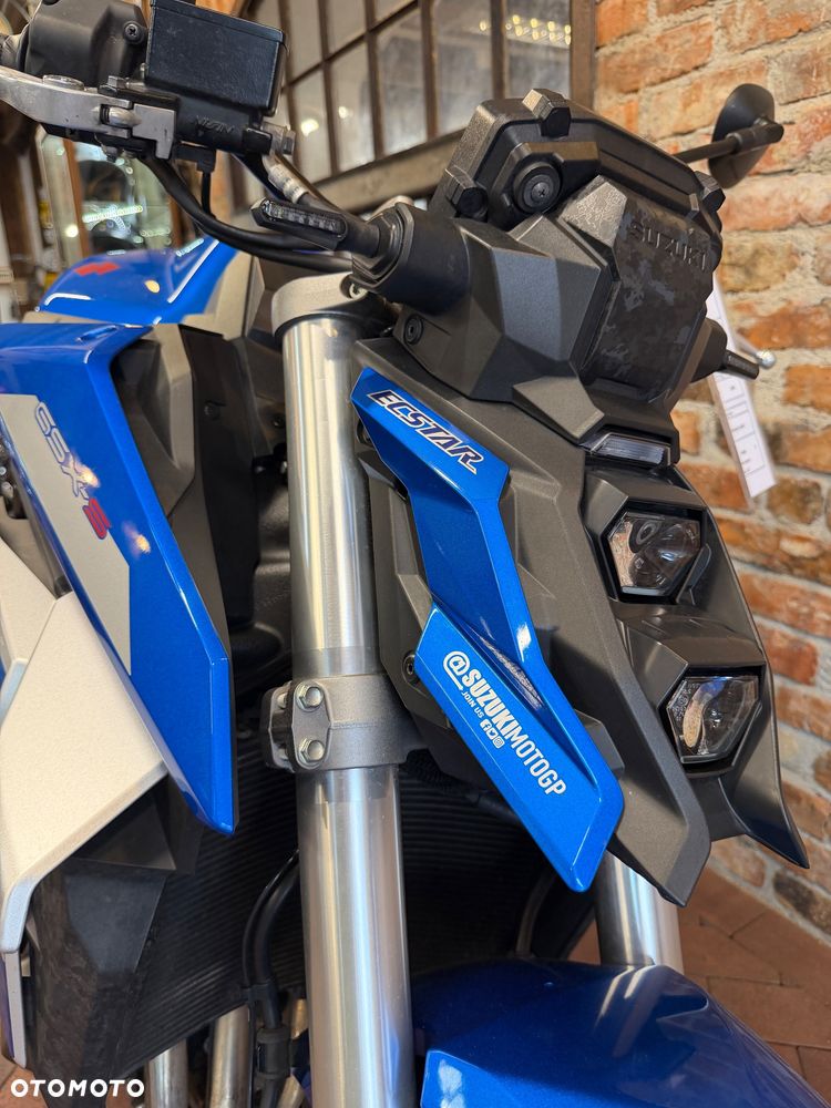 Suzuki GSX - 18