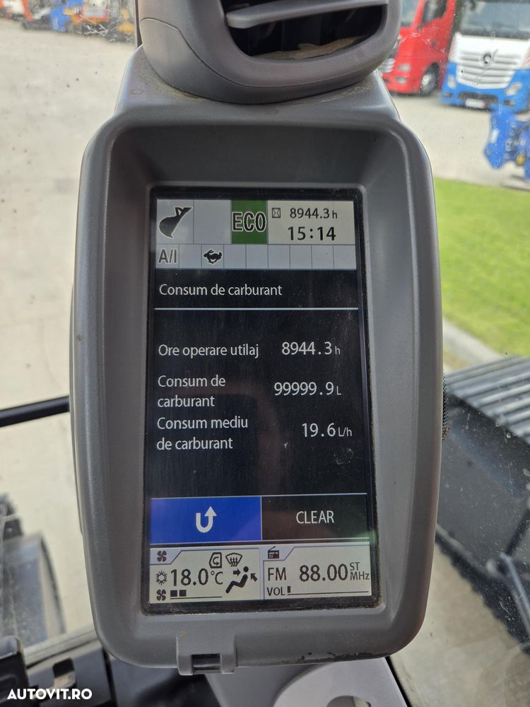 Hitachi ZX300LCN-6, 2019, 8.944h, cupa NOUA 1,8mc, 31,6tone, Ad sapare 7,5m, latime 3m, camere spate si laterale, inst picon si rotire pe brate, consum mediu 19,6l, lant 90% ok doar 721h deplasare, avertizare antirasturnare, posibl leasing-PROMOTIE 93.900Eur - 11