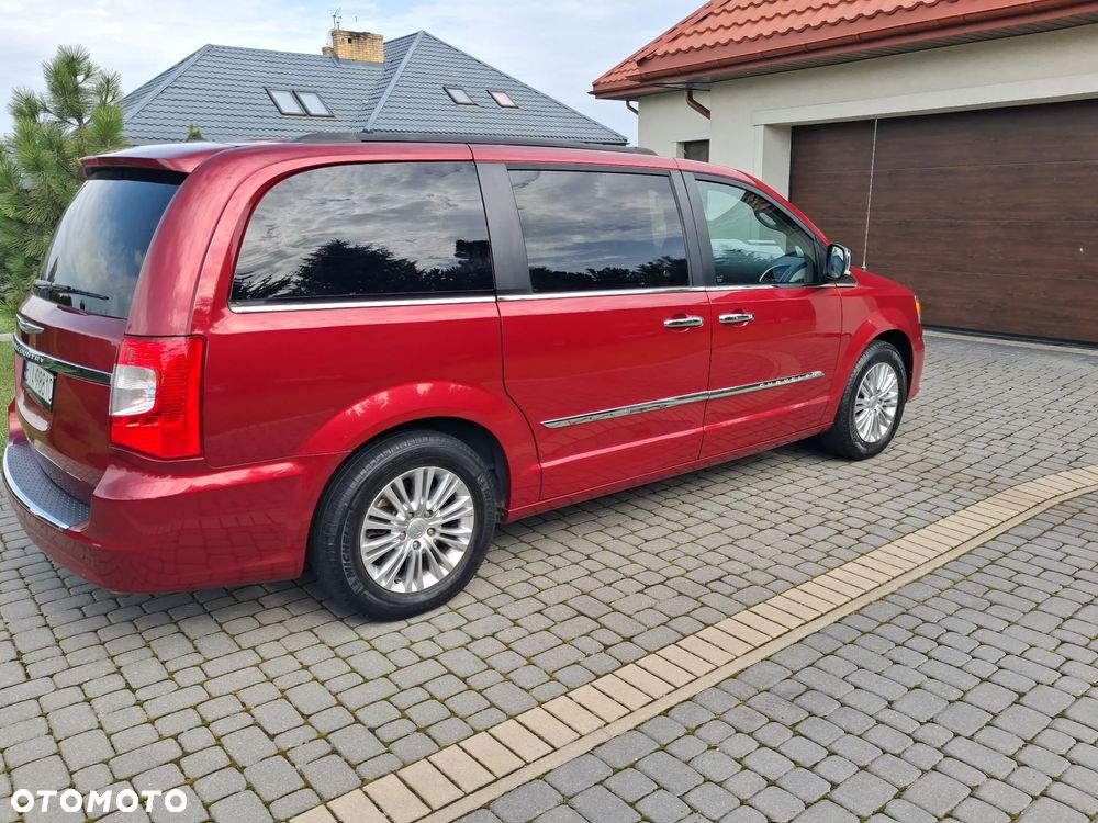 Chrysler Town & Country 3.6 Limited - 6