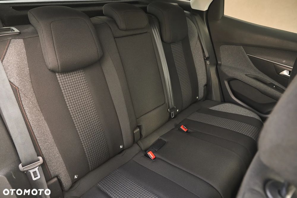 Peugeot 3008 PureTech 130 Stop & Start GPF Allure - 26